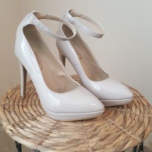 🎉One day sale🎉Ankled medium thick platform heels